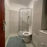 Garsoniera Single 19 شقة *
